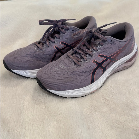 ASICS GT2000 - Picture 1 of 5